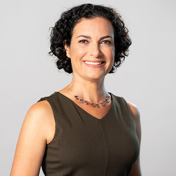 Rakefet-Phillips2-square-08842c1adb947b5bddbf93eececc4a3a-5c62ee6e7e8d3